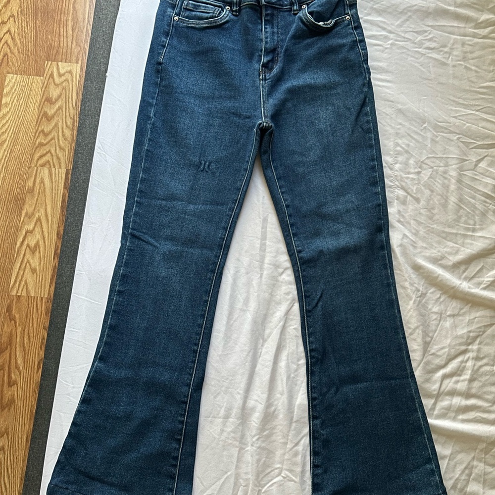 Woman high waisted jeans